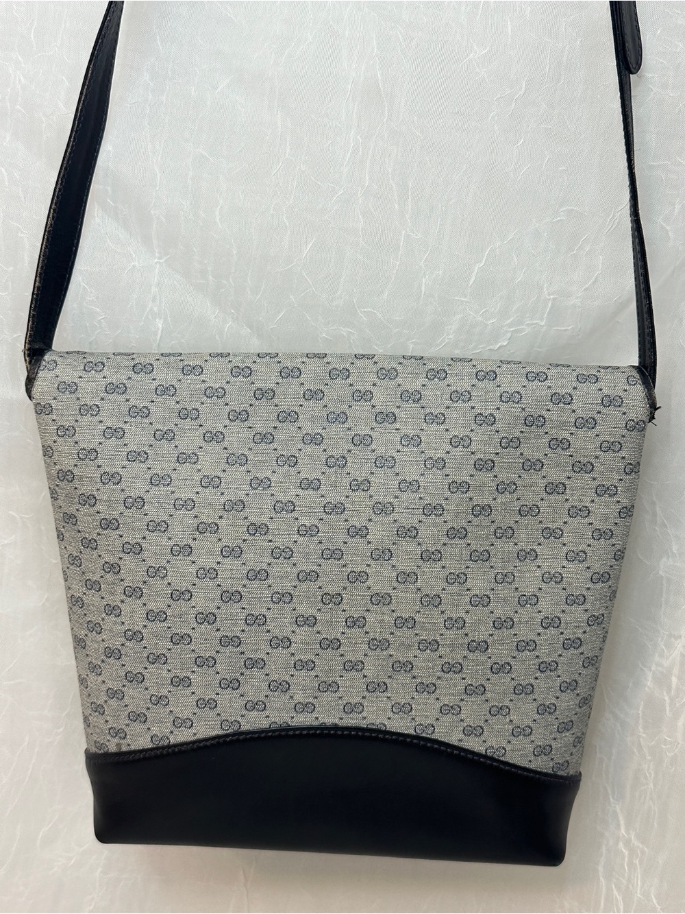Gucci Gray/Navy/ Black-Midnight Blue Monogram Crossbody w zipper pull - Picture 14 of 17